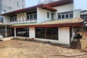 House for rent in Khlong Tan Nuea, Bangkok