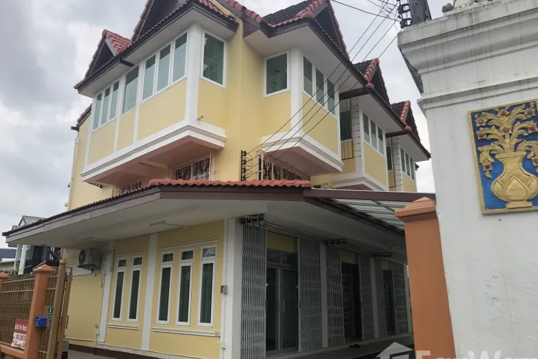 2 Bedroom Townhouse For Rent