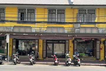 2 Bedroom Townhouse for sale in Chana Songkhram, Bangkok near MRT Sanam Luang