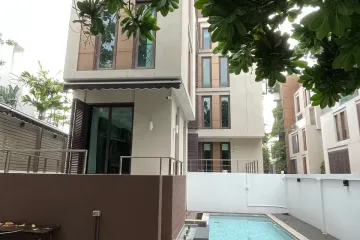 3 Bedroom Condo for sale in Baan Lux-Sathon, Chong Nonsi, Bangkok near MRT Khlong Toei