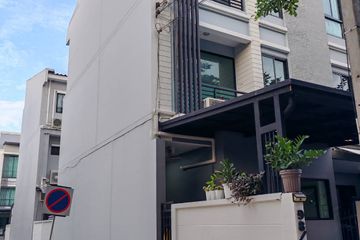 3 Bedroom Townhouse for sale in Baan Klang Muang Rama 9 - Ramkhamhaeng, Phlapphla, Bangkok near MRT Ramkhamhaeng