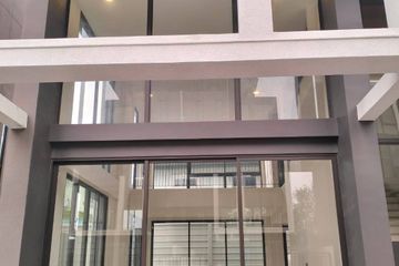 3 Bedroom Townhouse for sale in Bang Na, Bangkok near MRT Si Bearing