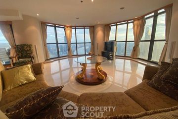 1 Bedroom Condo for sale in Silom, Bangkok near BTS Saphan Taksin