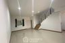 3 Bedroom Townhouse for sale in Lak Song, Bangkok