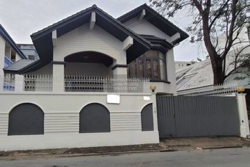 2 Bedroom House for sale in Chan Kasem, Bangkok