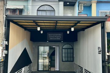 3 Bedroom Townhouse for sale in Bang Chan, Bangkok