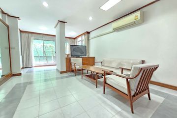 2 Bedroom Condo for rent in Khlong Tan Nuea, Bangkok near BTS Ekkamai