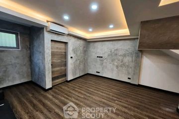 3 Bedroom Townhouse for sale in Nong Prue, Chonburi
