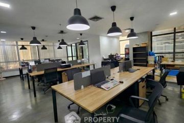 1 Bedroom Condo for sale in ITF Silom Palace, Suriyawong, Bangkok near BTS Chong Nonsi