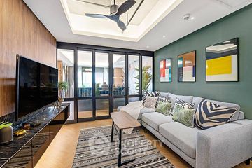2 Bedroom Condo for sale in Silom, Bangkok near BTS Saphan Taksin