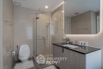 3 Bedroom Apartment for sale in Khlong Tan Nuea, Bangkok