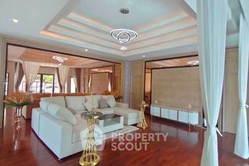 3 Bedroom Villa for sale in Surasak, Chonburi