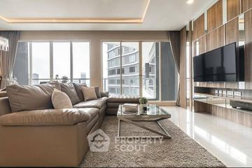 3 Bedroom Condo for sale in Wat Phraya Krai, Bangkok