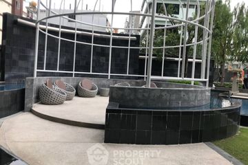 2 Bedroom Condo for sale in Life Ratchadapisek, Huai Khwang, Bangkok near MRT Huai Khwang