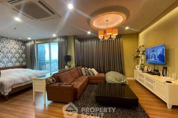 1 Bedroom Condo for sale in Sathorn House, Silom, Bangkok near BTS Surasak