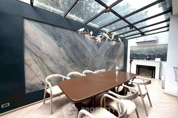 4 Bedroom Townhouse for sale in Residence Sukhumvit 65, Phra Khanong Nuea, Bangkok near BTS Ekkamai