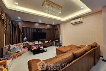 3 Bedroom Townhouse for sale in Mueang, Chonburi