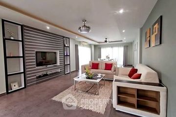 2 Bedroom Condo for sale in Tudor Court, Nong Prue, Chonburi