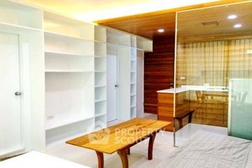2 Bedroom Condo for rent in Sathorn House, Silom, Bangkok near BTS Surasak