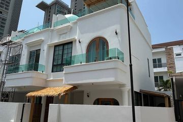 3 Bedroom House for rent in Na Kluea, Chonburi