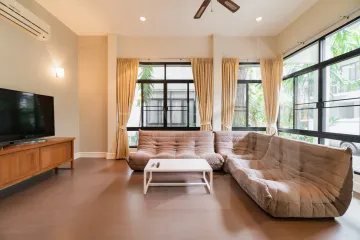 3 Bedroom Condo for rent in Phra Khanong, Bangkok near BTS Thong Lo