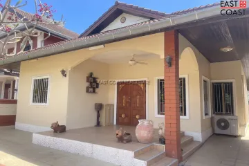 3 Bedroom House for rent in Na Kluea, Chonburi