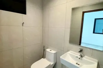 3 Bedroom Office for rent in Khlong Chaokhun Sing, Bangkok