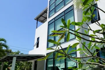 2 Bedroom Villa for sale in Rawai, Phuket