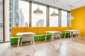 Office for rent in Bang Kapi, Bangkok near MRT Phetchaburi
