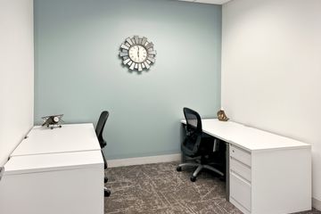 Office for rent in Bang Kapi, Bangkok near MRT Phetchaburi