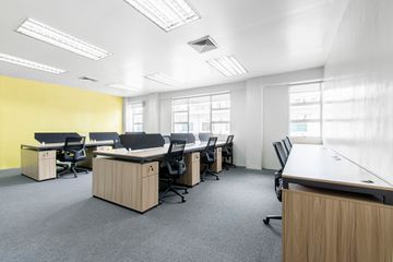 Office for rent in Pathum Wan, Bangkok near MRT Pratunam