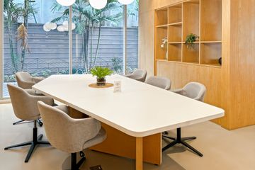 Office for rent in Thung Phaya Thai, Bangkok near MRT Ratchathewi