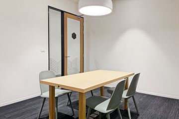 Office for rent in Thung Phaya Thai, Bangkok near MRT Ratchathewi