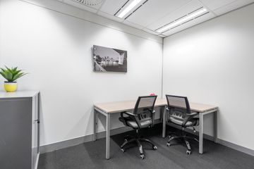 Office for rent in Bang Kapi, Bangkok near MRT Pradit Manutham