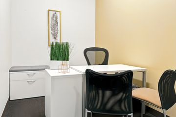 Office for rent in Silom, Bangkok near BTS Sala Daeng