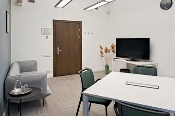 Office for rent in Silom, Bangkok near BTS Sala Daeng