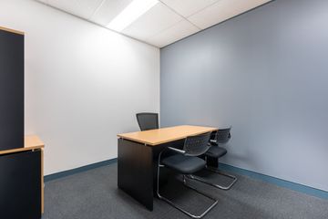 Office for rent in Si Phraya, Bangkok near MRT Sam Yan