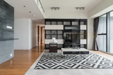 3 Bedroom Condo for rent in Thung Maha Mek, Bangkok near BTS Chong Nonsi