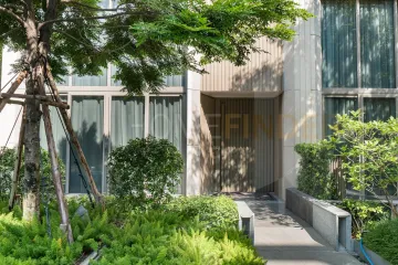 4 Bedroom Townhouse for sale in Khlong Tan Nuea, Bangkok near MRT Phetchaburi
