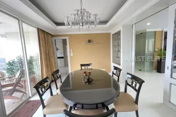 3 Bedroom Condo for sale in Khlong Tan Nuea, Bangkok