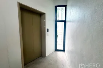 Office for rent in Thung Maha Mek, Bangkok near BTS Sueksa Witthaya