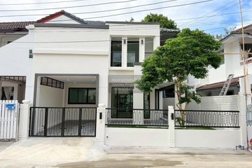 3 Bedroom Townhouse for sale in Sanam Bin, Bangkok