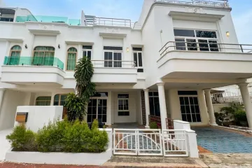 3 Bedroom House for sale in Wongamart Exclusive Place, Na Kluea, Chonburi