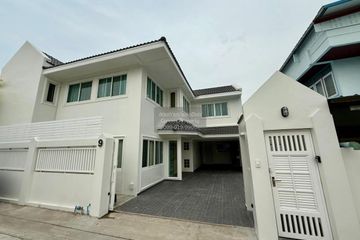 4 Bedroom House for rent in Hua Mak, Bangkok near MRT Si Kritha