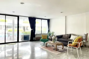5 Bedroom House for sale in Greenery Place 62, Wang Thonglang, Bangkok near MRT Chok Chai 4