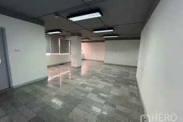 Office for rent in Phra Khanong, Bangkok near BTS Thong Lo