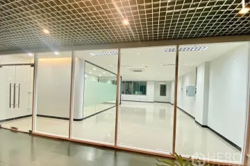 Office for rent in Khlong Toei, Bangkok near MRT Queen Sirikit National Convention Centre