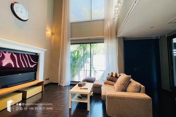3 Bedroom House for rent in Phra Khanong, Bangkok near BTS Ekkamai