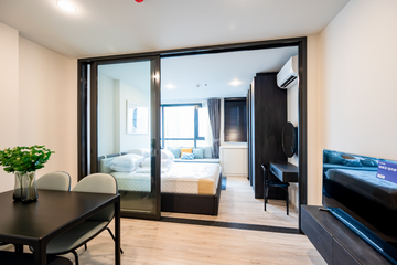1 Bedroom Condo for sale in XT Huaikhwang, Din Daeng, Bangkok near MRT Huai Khwang