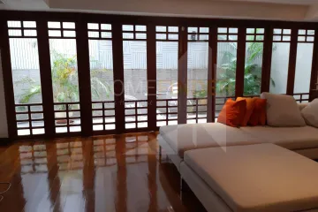6 Bedroom Townhouse for rent in Khlong Toei Nuea, Bangkok near MRT Sukhumvit